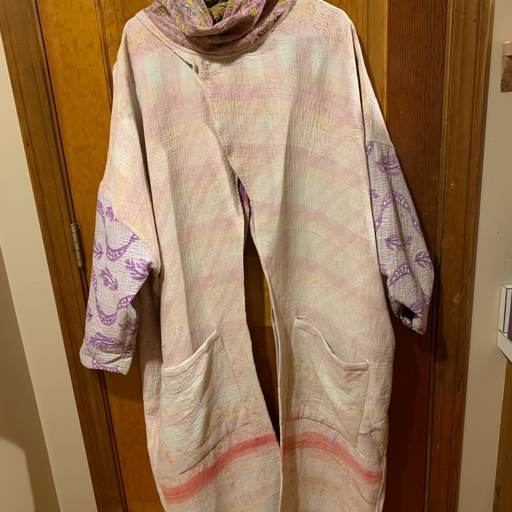 Kantha Bae Cowl Neck Coat
Gently Used
OS